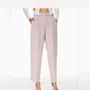 Aritzia Babaton Cohen Elastic Pullover
Pleated Pants in Light Grey Size 0